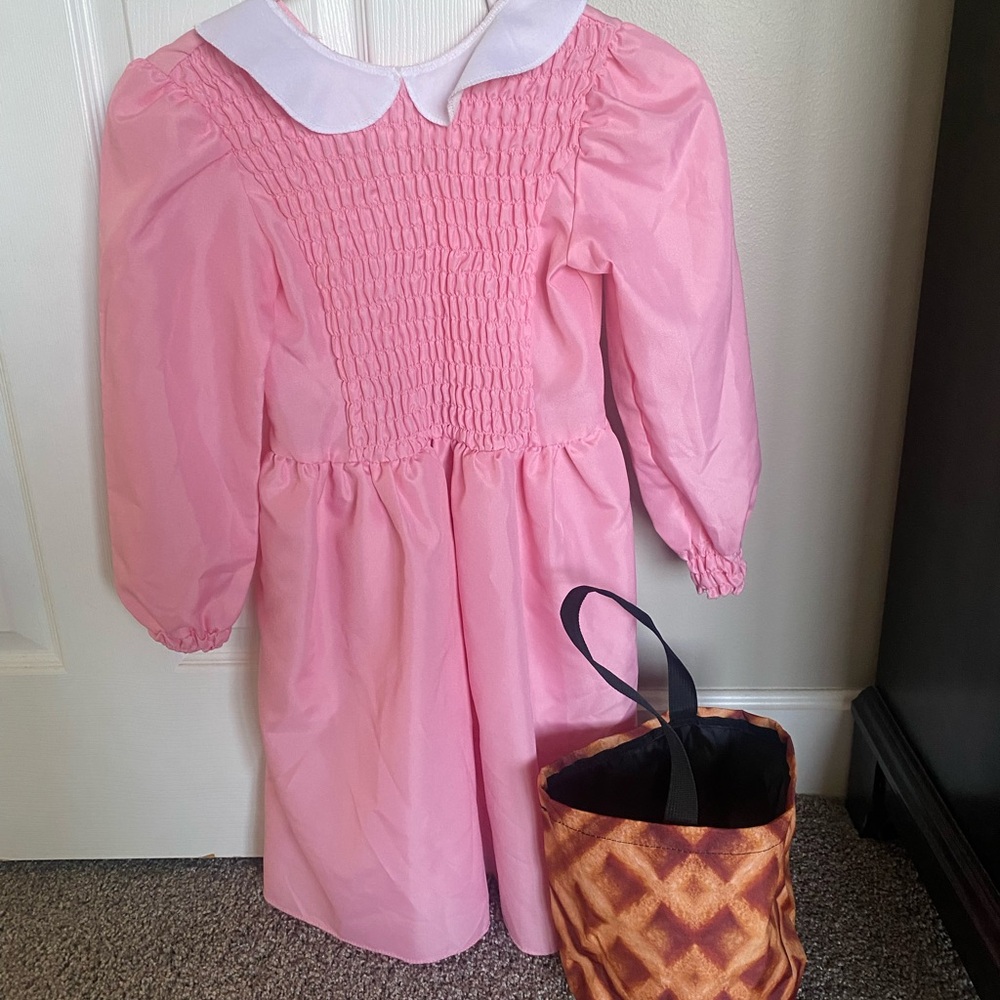 Stranger Things Kids Eleven costume dress size 7/8 with waffle basket.